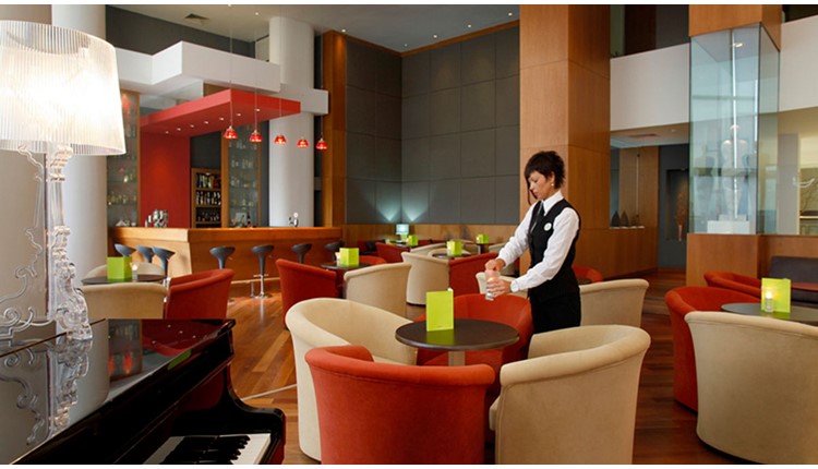 The Golden Bay Beach Hotel, Кипр